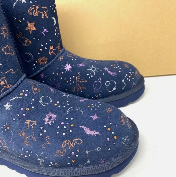 UGG Stary Night Classic Zodiac Short PRICE FIRM - Picture 2 of 8